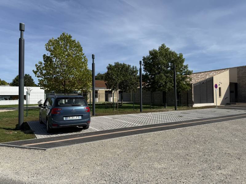 Mise en place d'un éclairage solaire pour le parking de la bibliothèque municipale de Mazan